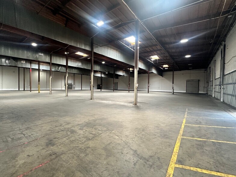 More Photos Of 4270-4310 S Maywood Ave, Vernon Warehouse For Lease