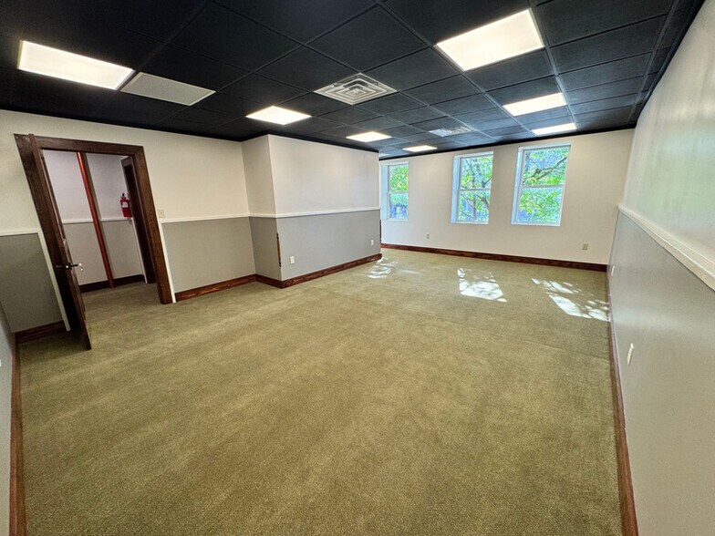 More Photos Of 31 N Federal St, Harrisonburg Coworking Space