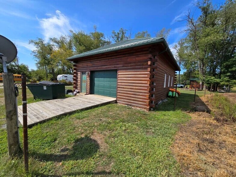 More Photos Of 604 Oak Ridge Rd, Oak Ridge Hotel For Sale