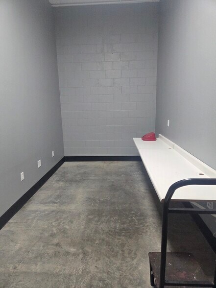 More Photos Of 21900 SW Alexander Ln, Sherwood Office For Lease