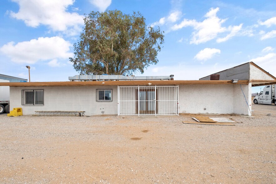 More Photos Of 18142 Navajo Rd, Apple Valley Truck Terminal For Lease