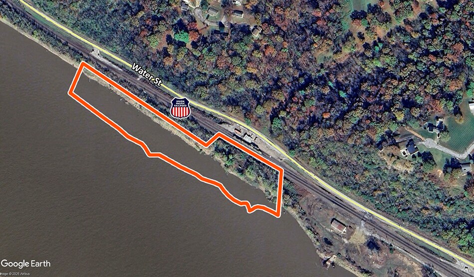 More Photos Of 550 Water St, Chester Land For Lease