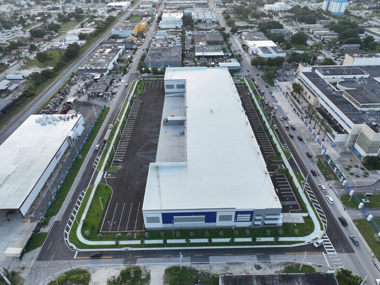 More Photos Of 1010 NW 72nd St, Miami Warehouse For Lease