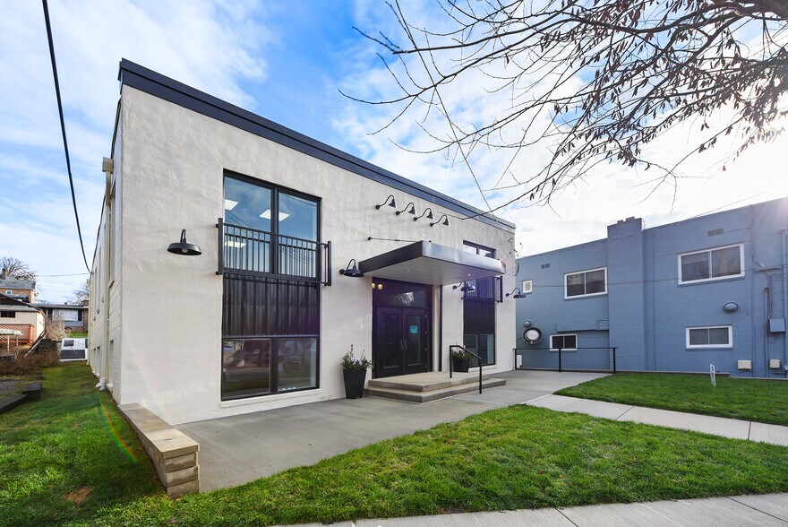 More Photos Of 929 Park Ave, Pittsburgh General Retail For Sale