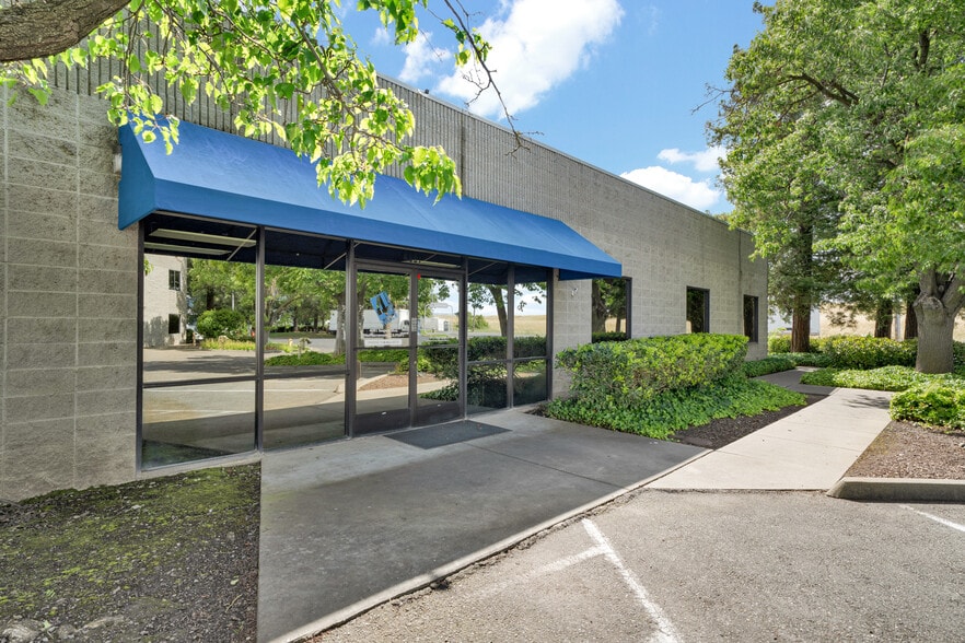 More Photos Of 4081 Seaport Blvd, West Sacramento Warehouse For Lease