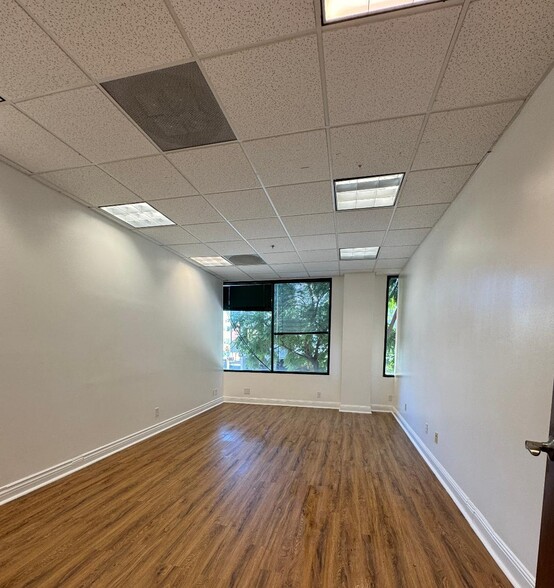 Primary Photo Of 116-120 E Broadway, Glendale Loft Creative Space For Lease