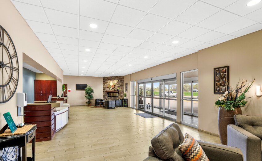 More Photos Of 265 33rd Ave, Columbus Hotel For Sale