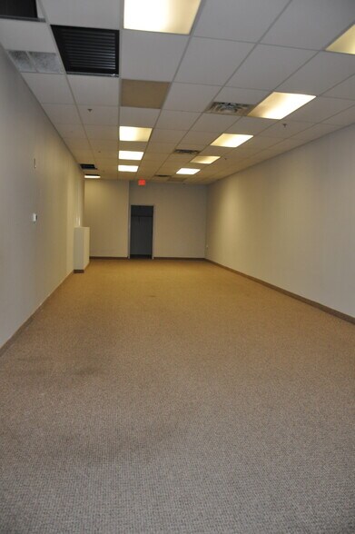 More Photos Of 609-621 Locust St, Monticello Storefront For Lease