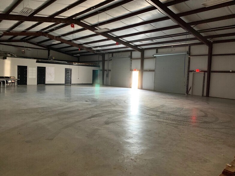More Photos Of 4568 Gloria Allen Dr, College Station Warehouse For Lease