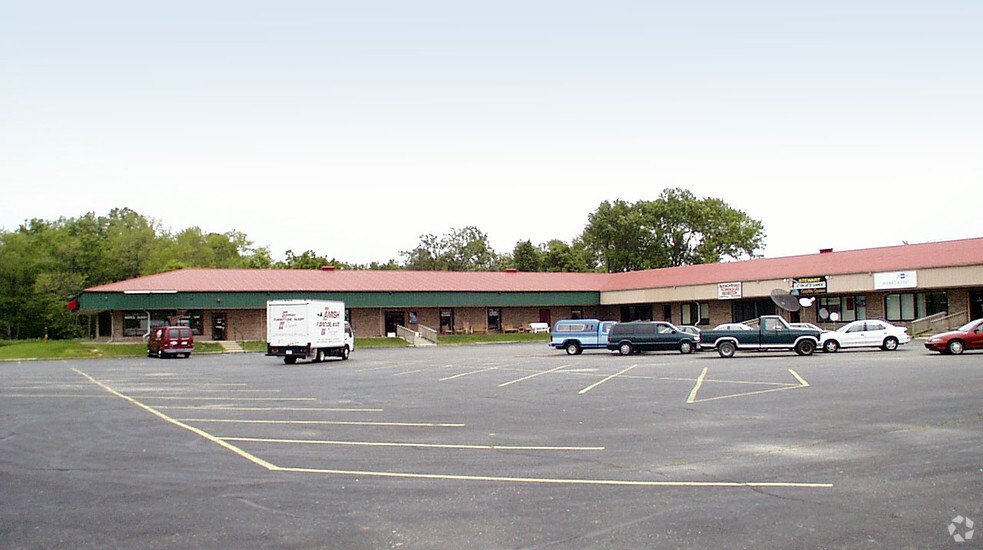 Primary Photo Of 6001 N US Highway 31, Whiteland General Retail For Lease