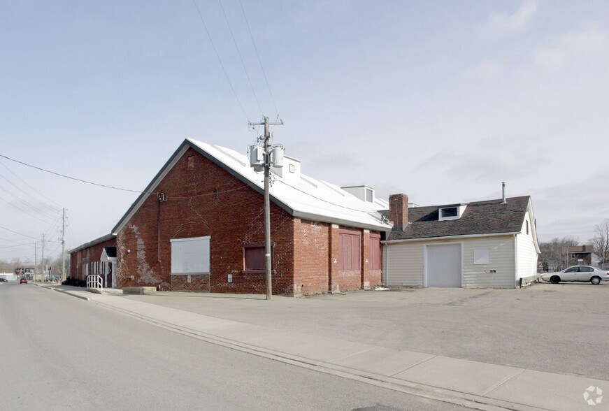 More Photos Of 49 Eastern Ave, Halton Hills Freestanding For Lease