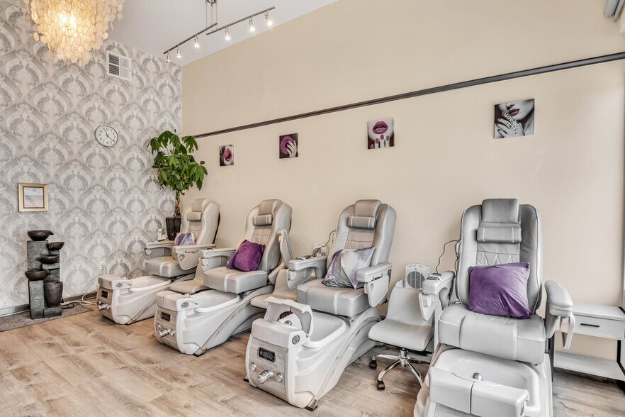 More Photos Of 1211 Church St, San Francisco Storefront Retail Residential For Lease