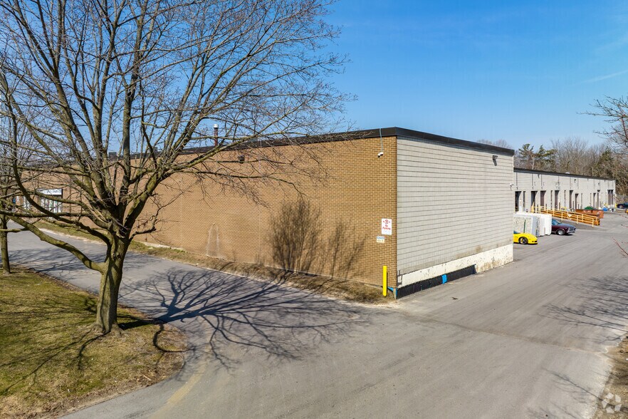 More Photos Of 510 Coronation Dr, Toronto Warehouse For Lease
