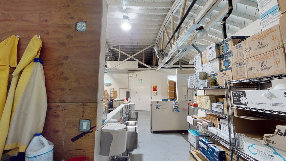 More Photos Of 415 E 10th St, Pittsburg Warehouse For Lease
