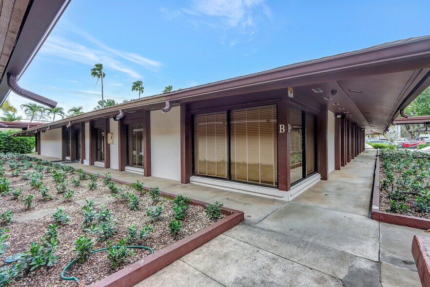More Photos Of 8525 SW 92nd St, Miami Office For Sale