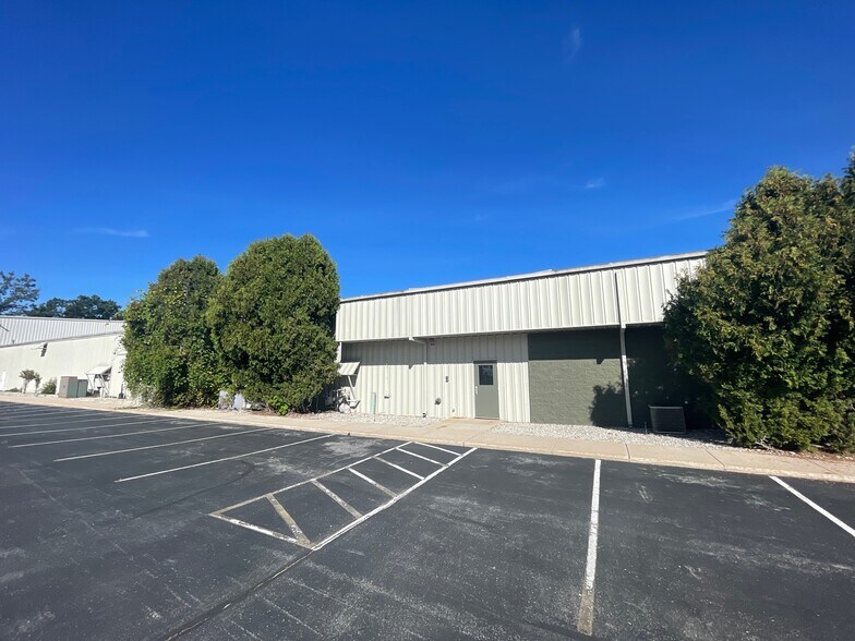 More Photos Of 2291 Traversefield Dr, Traverse City Manufacturing For Lease