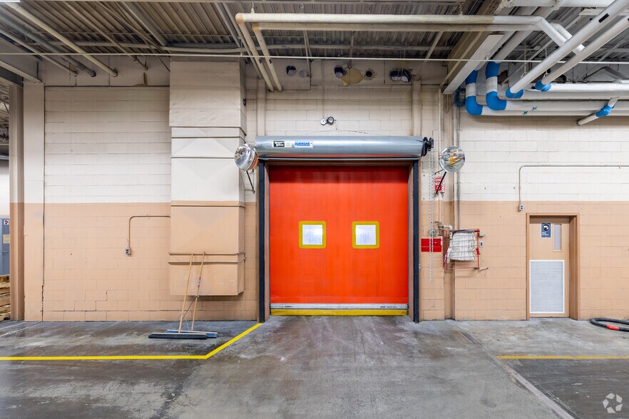 More Photos Of 200 Boul Grand N, Cowansville Warehouse For Sale