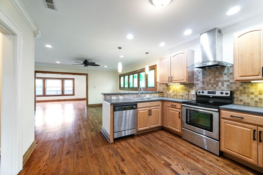 More Photos Of 153 S 17th St, Columbus Multifamily For Sale