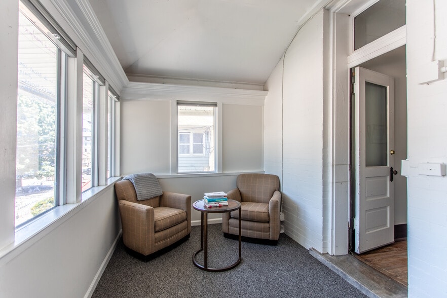More Photos Of 1107 17th Ave S, Nashville Office For Lease
