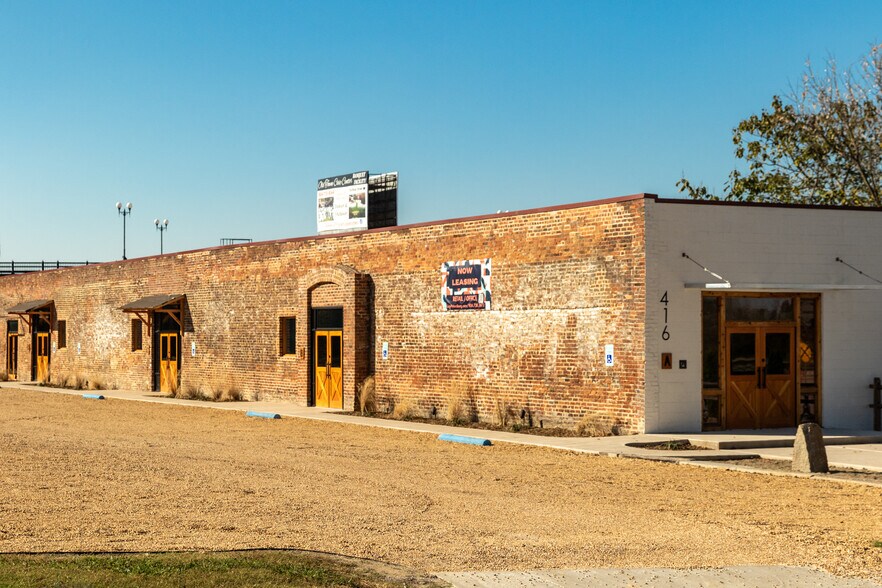 More Photos Of 416 3rd St, Petersburg Loft Creative Space For Lease