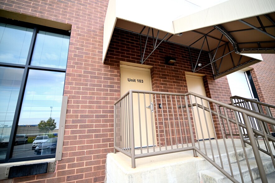 More Photos Of 2960 Technology Pl, Waldorf Research And Development For Lease