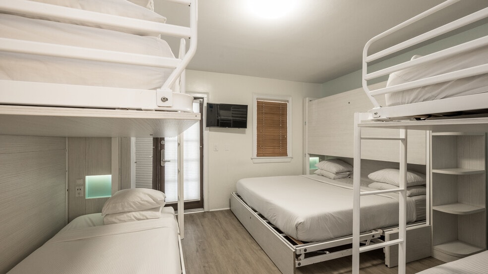 More Photos Of 823 Fleming St, Key West Hotel For Sale