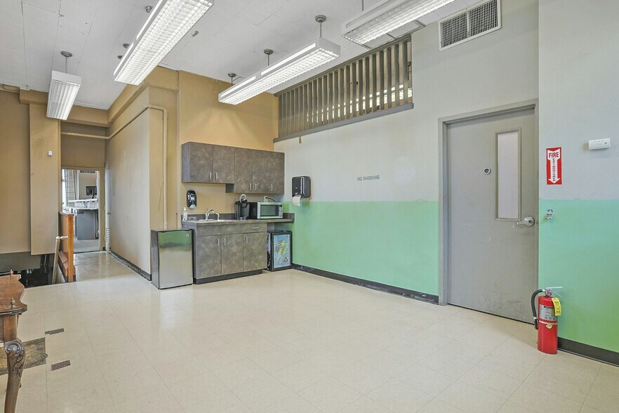 More Photos Of 637 Main St, Sparkill Bank For Lease