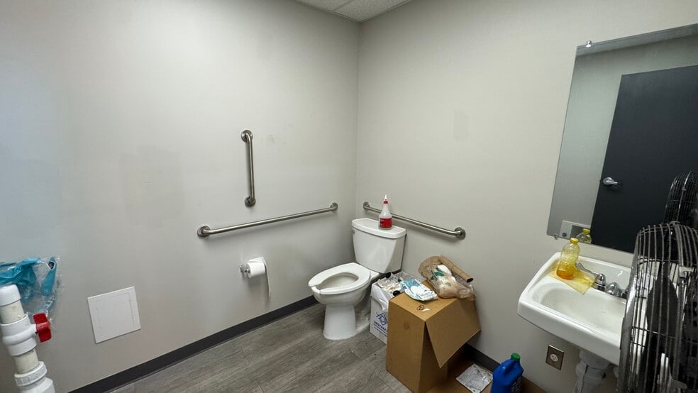 More Photos Of 231 Moorestown Dr, Bath Manufacturing For Sale