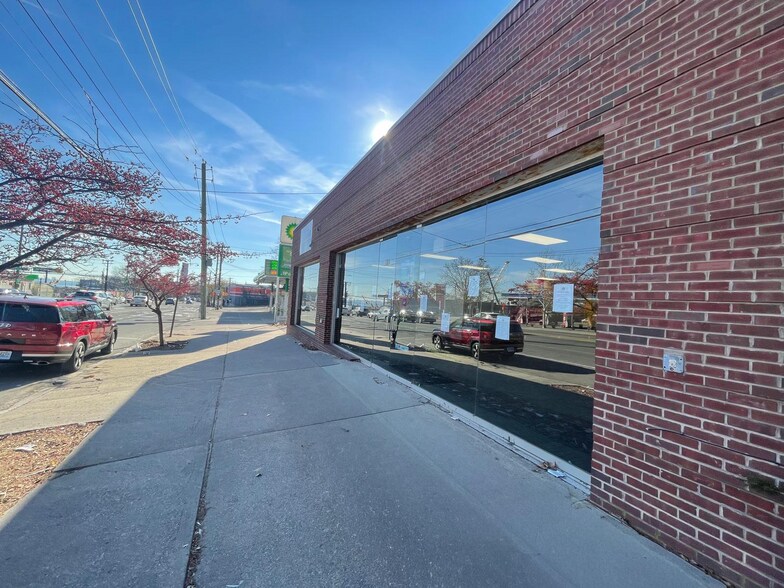 More Photos Of 230 Bay St, Staten Island Freestanding For Lease