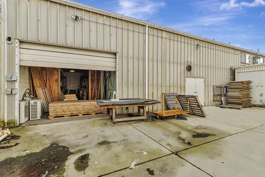 More Photos Of 1356 S 50th St, Richmond Warehouse For Sale