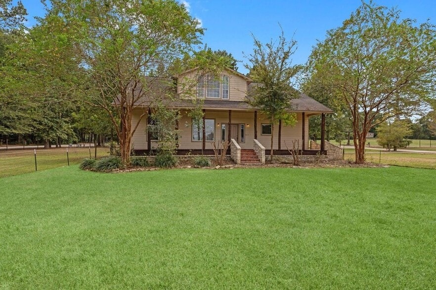 More Photos Of 1250 S Pine Lake Rd, Montgomery Specialty For Sale