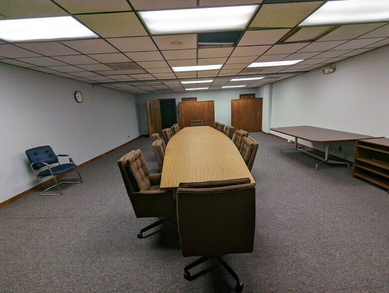 More Photos Of 27 N Vermilion St, Danville Office For Lease