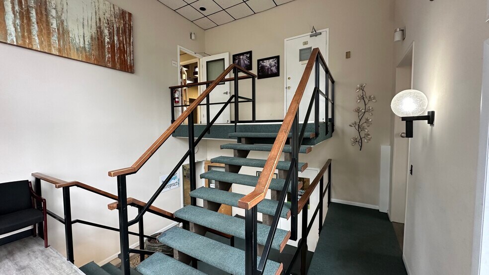 More Photos Of 3005 Brodhead Rd, Bethlehem Office For Sale