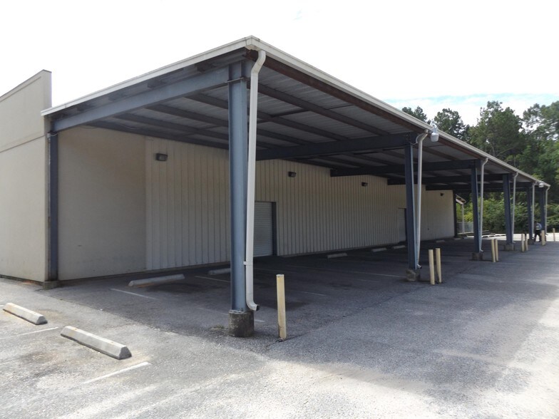 More Photos Of 8033 Airway Park Dr, Mobile Light Distribution For Lease