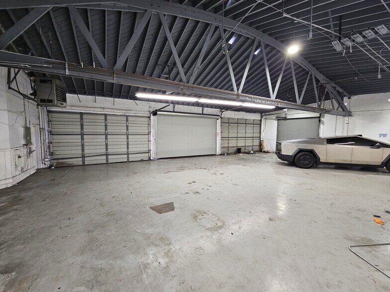 More Photos Of 4100 Lankershim Blvd, North Hollywood Auto Dealership For Lease