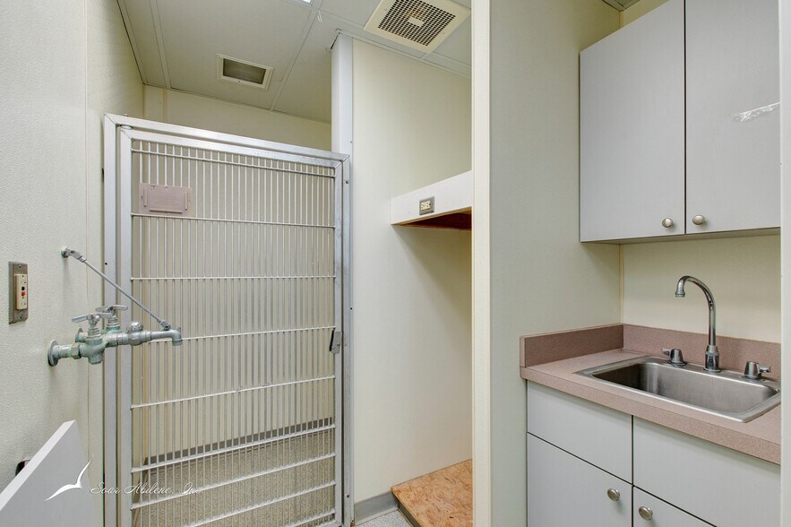 More Photos Of 3981 Ridgemont Dr, Abilene Storefront Retail Office For Sale