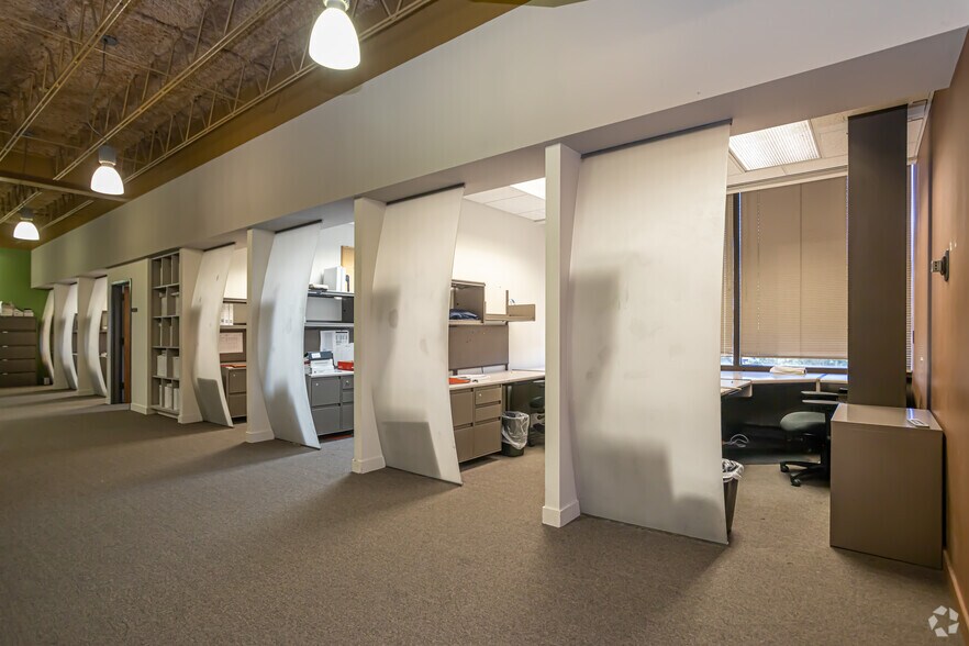 More Photos Of 5551 Corporate Blvd, Baton Rouge Office For Sale