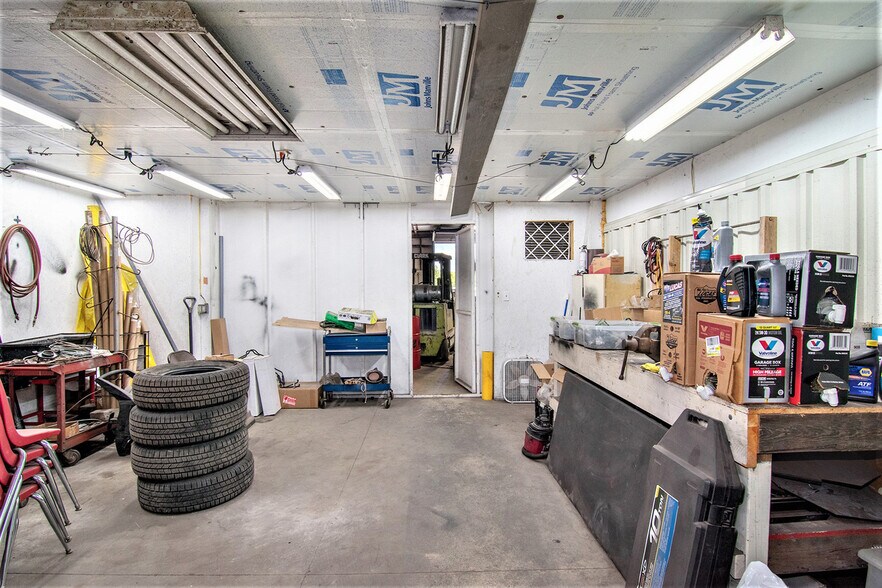 More Photos Of 650 S Plasterbed Rd, Port Clinton Auto Repair For Sale