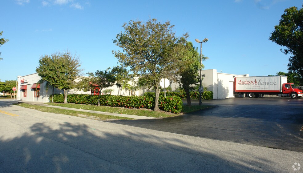 More Photos Of 1630 S Dixie Hwy, Lake Worth Freestanding For Sale