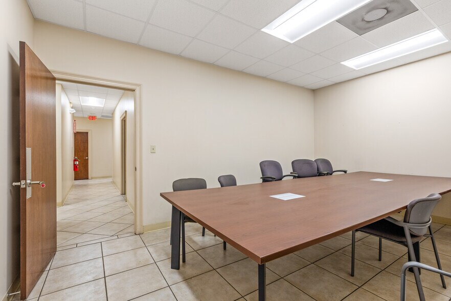 More Photos Of 1016 N Cruse Ave, Broussard Warehouse For Sale