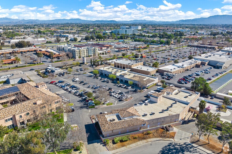 More Photos Of 27345-27375 Jefferson Ave, Temecula Unknown For Lease