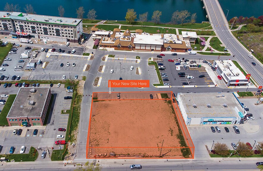 Primary Photo Of 425 King St, Welland General Retail For Lease