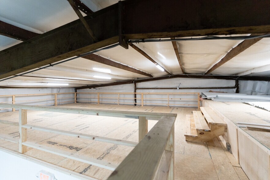 More Photos Of 310 W Castle St, Murfreesboro Service For Sale