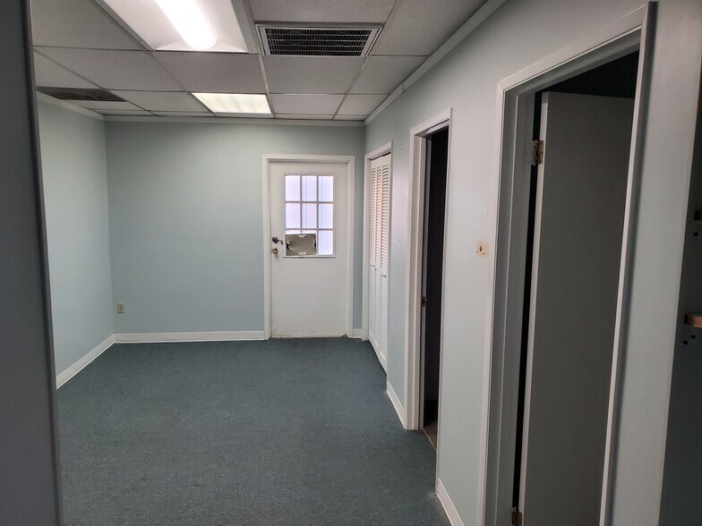 More Photos Of 19635 SW Tualatin Valley Hwy, Beaverton Medical For Lease