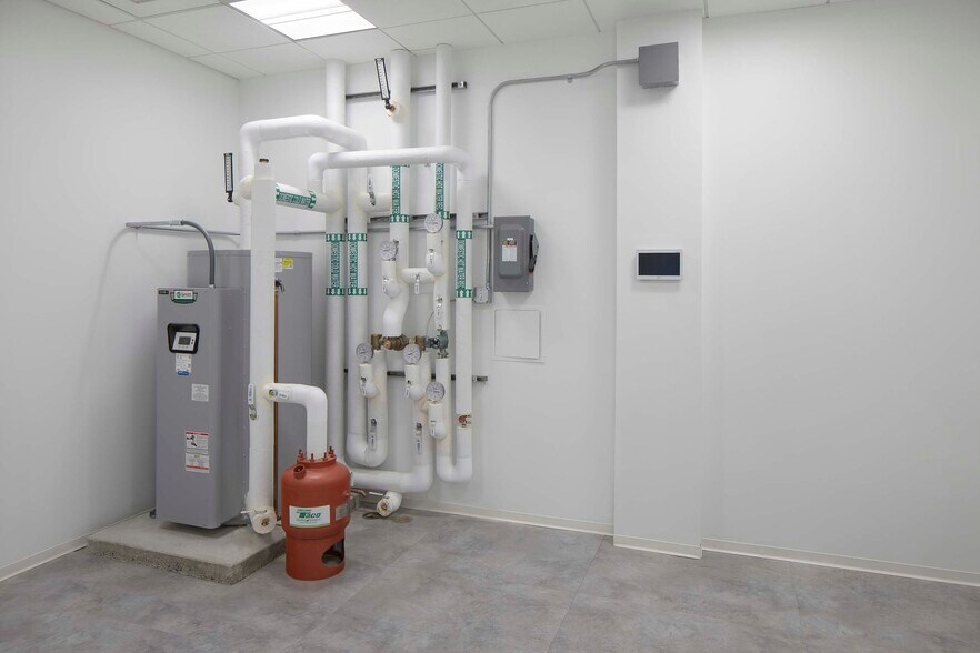 More Photos Of 6200 Seaforth St, Baltimore Flex For Sale