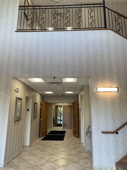 More Photos Of 8111 Cheviot Rd, Cincinnati Office For Sale