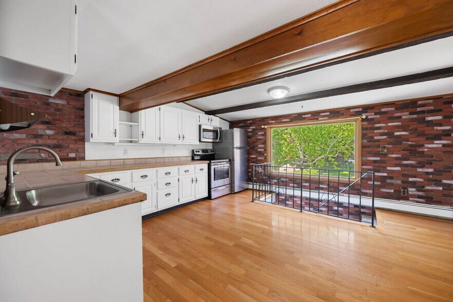 More Photos Of 275 W Main St, Norton Office Residential For Sale