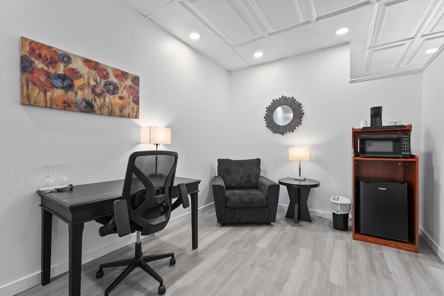 More Photos Of 200 Wapato Ct, Manson Hotel For Sale