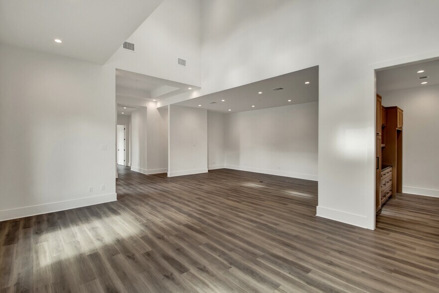 More Photos Of 9070 Gleannloch Forest Dr, Spring Medical For Lease