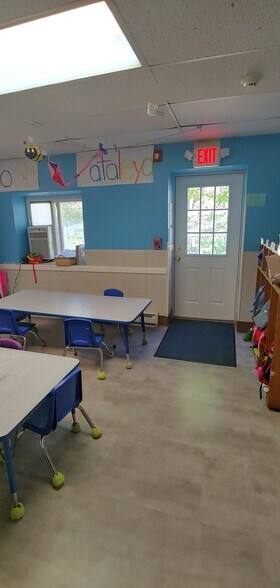 More Photos Of 982 Rubber Ave, Naugatuck Office For Sale